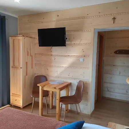 Quarto em Acomodações Particulares Bafia - Goscinne *